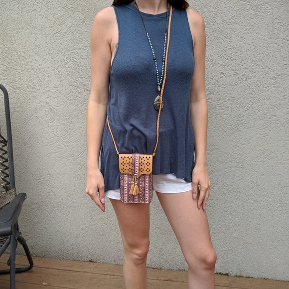 Crossbody Handbag - Picture 2 of 4